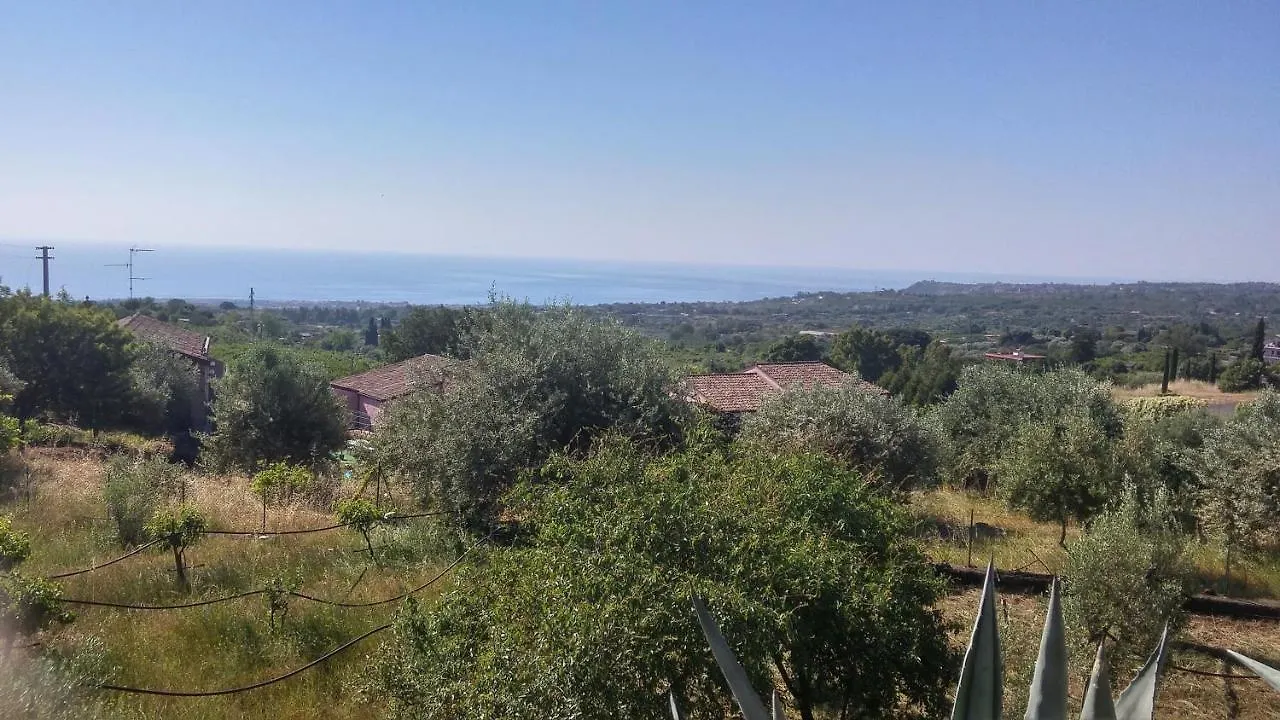 Bed and Breakfast La Casa del Melograno Santa Venerina 0*,  Italia