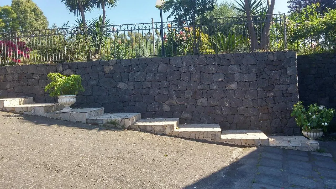 La Casa Del Melograno Bed and Breakfast Santa Venerina Bed & Breakfast