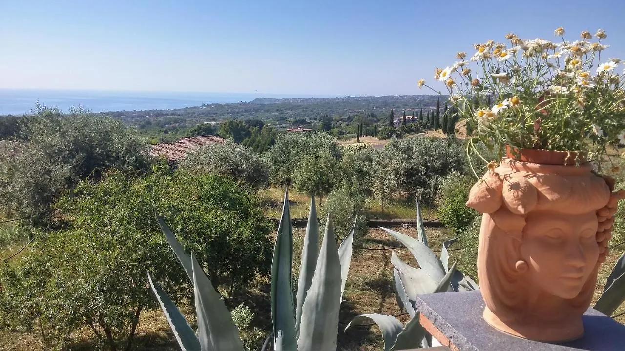 Bed & Breakfast Bed and Breakfast La Casa del Melograno Santa Venerina