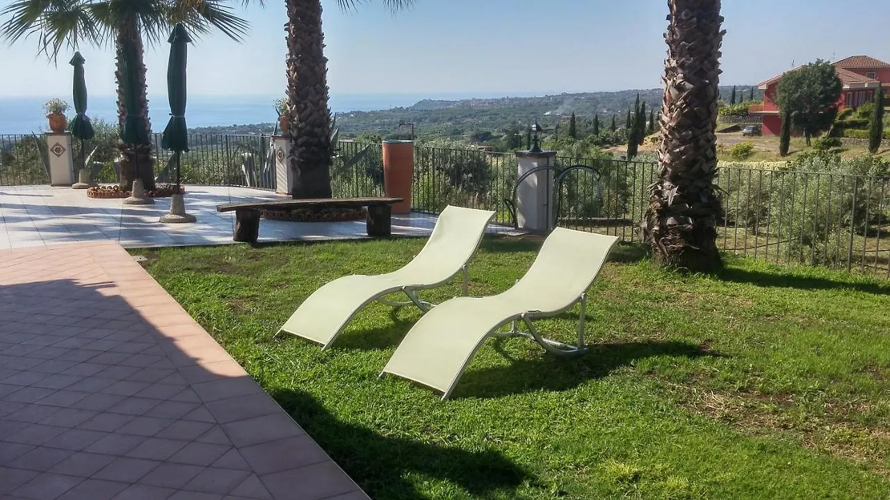 La Casa Del Melograno Bed and Breakfast Santa Venerina Italien