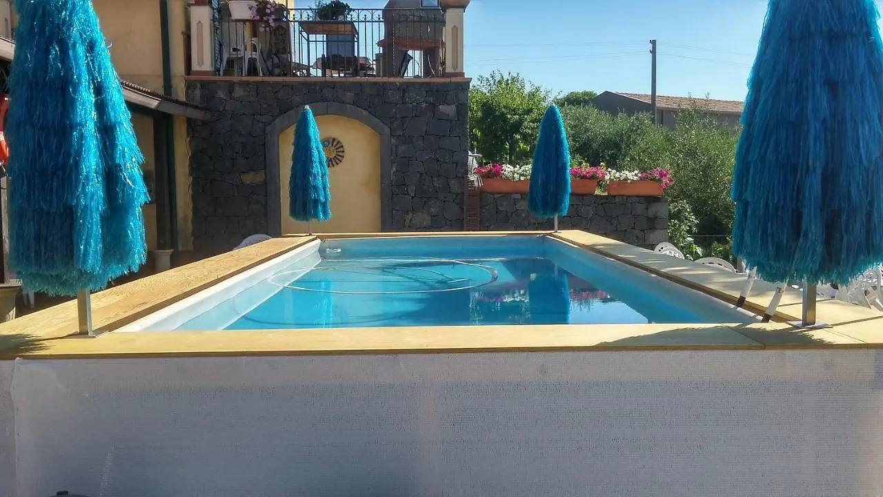 Bed & Breakfast Bed and Breakfast La Casa del Melograno Santa Venerina Italia