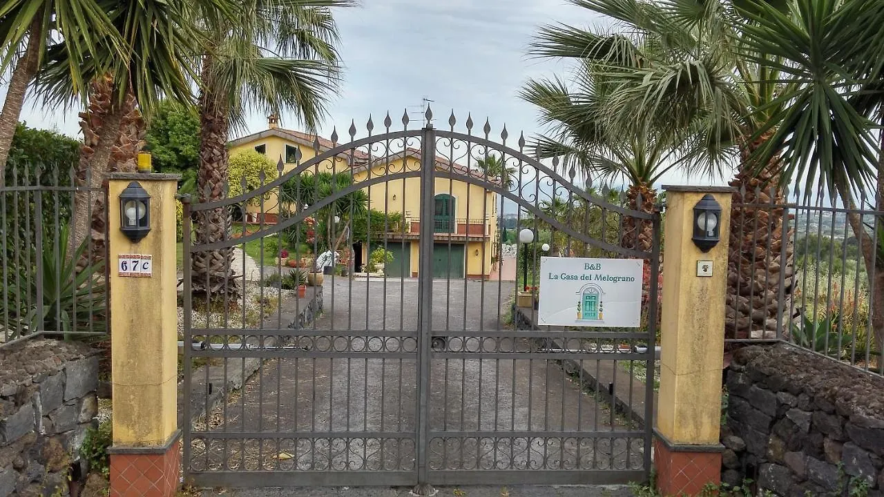 La Casa Del Melograno Bed and Breakfast Santa Venerina Bed & Breakfast