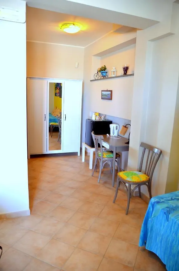 Bed & Breakfast Bed and Breakfast La Casa del Melograno Santa Venerina Italia