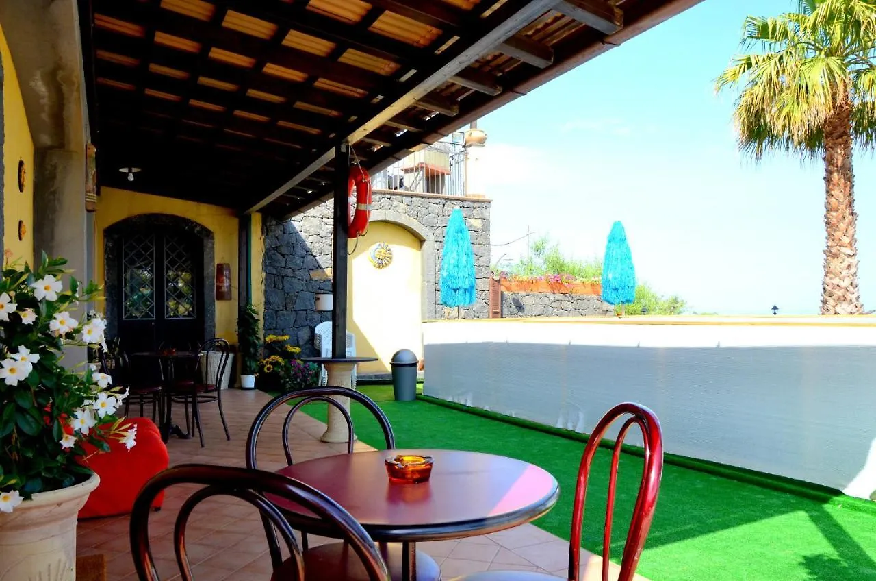 Bed & Breakfast La Casa Del Melograno Bed and Breakfast Santa Venerina