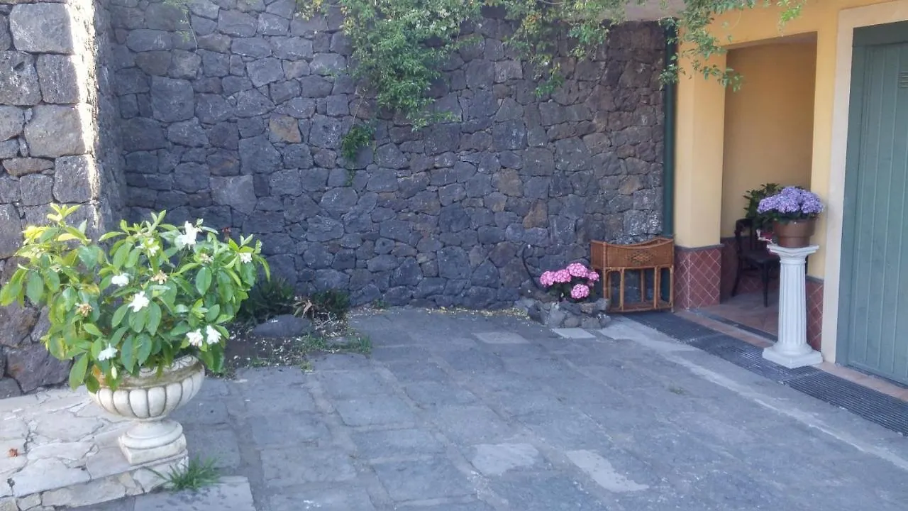La Casa Del Melograno Bed & Breakfast Santa Venerina